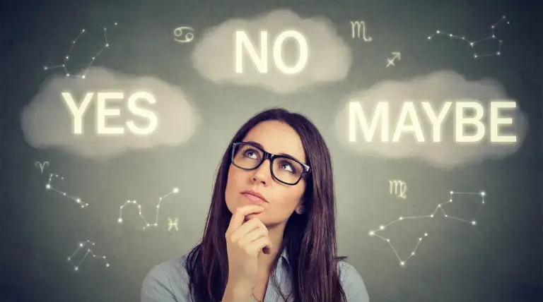 Donna pensierosa con simboli zodiacali e scelte sovrapposte sullo sfondo